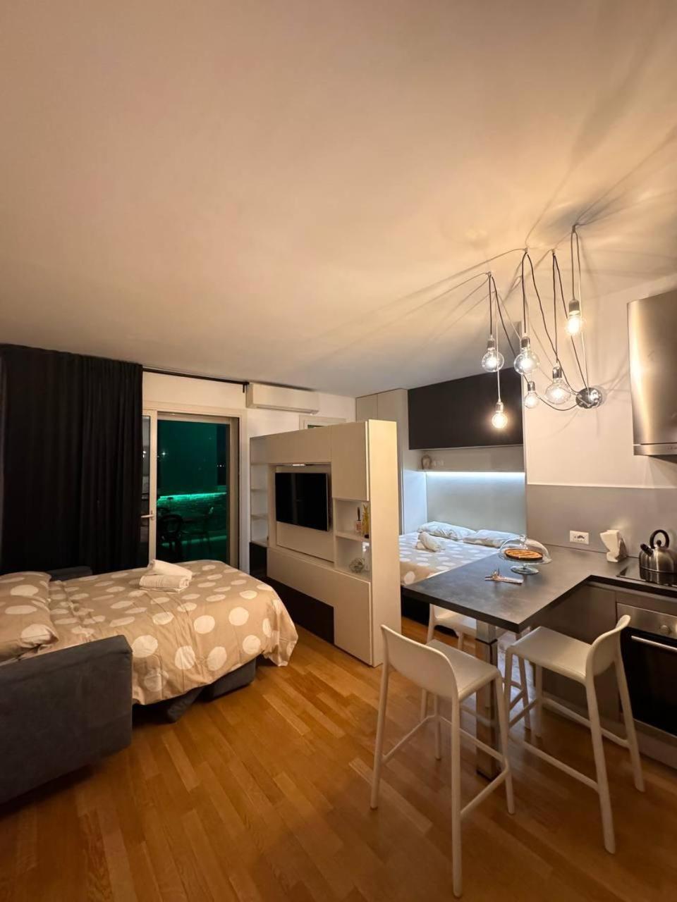 Appartamento Modern Loft Private Roma Esterno foto